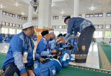 Jamaah Umrah  Bir Ali Tour and Travel Kloter 65 Dipeusijuk di Masjid Jamik Nurul Iman