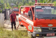 Damkar Lhokseumawe Padamkan Kebakaran Lahan di Paloh Pineng