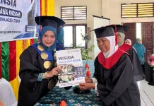 Sebanyak 53 lansia Diwisuda di Birem Bayeun Aceh Timur