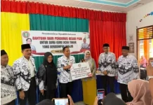 PGRI Aceh Timur Salurkan Bantuan untuk 309 Guru Korban Banjir