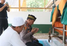 Silaturahmi ke Dayah Cahaya Permata, Kapolres Ziarah Makam Abu Piah Pulo Rungkom
