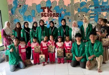 Hadirkan Suasana Hangat, Kelompok 38 KKN Unimal Kunjungi TK Beudari