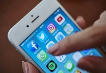 Kenapa Kita Sering Membuka HP Padahal tidak Ada Notifikasi