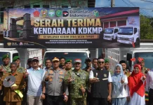 Pemko Langsa Serahkan 15 Dum Truk Koperasi Merah Putih