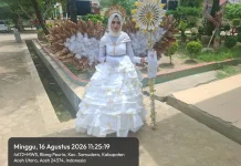 Pelajar SMAN 1 Samudera Meriahkan Karnaval HUT RI dengan Kostum Daur Ulang