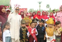 Ratusan Anak Paud dan TK Warnai Karnaval Kemerdekaan di Aceh Tamiang