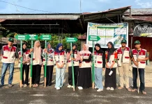 Mahasiswa KKN Unimal Pasang Penanda Lima Dusun di Meunasah Rayeuk Nisam