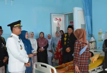 Wali Kota Langsa Jenguk Bayi Merah Putih dan Launching Inovasi Air Minum RO di RSUD