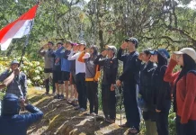 HUT RI ke-81, Pendaki Aceh Kibarkan Merah Putih di Telaga Hitam Burni Greudong