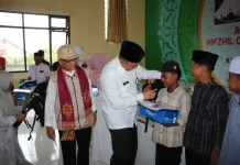 MUI dan Baznas Salurkan 100 Paket Perlengkapan Sekolah Santri Tahfidzul Quran