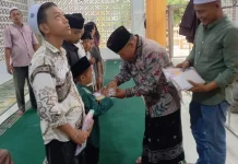 Bersama Anak Yatim, Warga Nibong Peringati Maulid Nabi Muhammad SAW