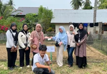 Kelompok 38 UNIMAL Bangun Bedengan TOGA di Meunasah Panton Rayeuk II