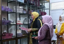 Ketua TP-PKK Aceh Kunjungi Galeri Dekranasda Aceh Utara di Lhokseumawe