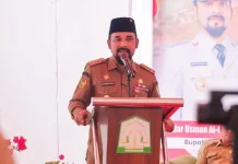 Bupati Al-Farlaky Raih Penghargaan, Kepala Daerah Populer Penanganan Bencana