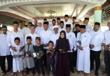 Bupati Aceh Utara Santuni 80 Anak Yatim saat Ziarah Makam Malikussaleh