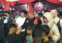 Usai Pembukaan Milad 800 Samudra Pasai, Ayah Wa Diserbu Warga untuk Foto
