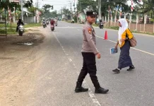 Hadir di Jalan Raya Medan-Banda Aceh, Pastikan Arus Lalu Lintas Pagi Lancar
