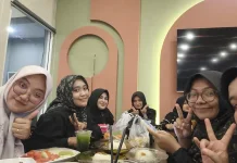 Kenapa Anak Muda Betah Nongkrong Berjam-Jam di Kafe?