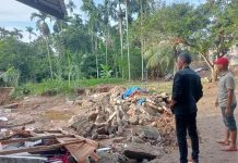 Wabup Aceh Utara Tinjau Rumah Warga Ambruk akibat Erosi di Sawang