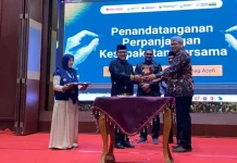 Kakanwil Kemenag Aceh Terima Penghargaan Tokoh Penggerak Literasi Nasional