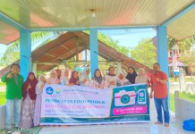 Dosen Fisipol Unimal Ajari Kelompok Perempuan Ciptakan Foto Produk Jualan