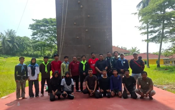 Dinas Pendidikan Lhokseumawe Gandeng UMPAL dan EDELWEIS Gelar O2SN Panjat Tebing