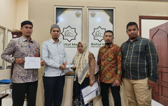 Baitul Mal Kota Salurkan Bantuan Biaya Pengobatan bagi Penderita Kanker Otak