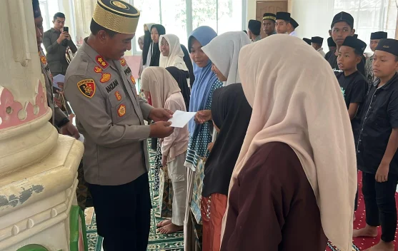 Kapolres Lhokseumawe Santuni 60 Anak Yatim di Geureudong Pase