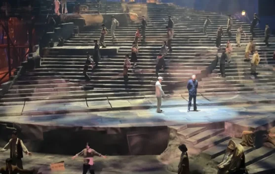 Sensasi Menonton Teater 360 Derajat di Chongqing 1949