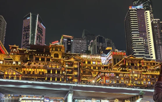 Melihat Kemilau Chongqing Ala Cyberpunk dari Atas Kapal Chaotianmen