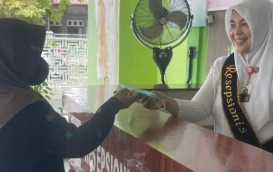 Resepsionis Ramah Hadirkan Pelayanan Nyaman Bagi Masyarakat sejak Awal