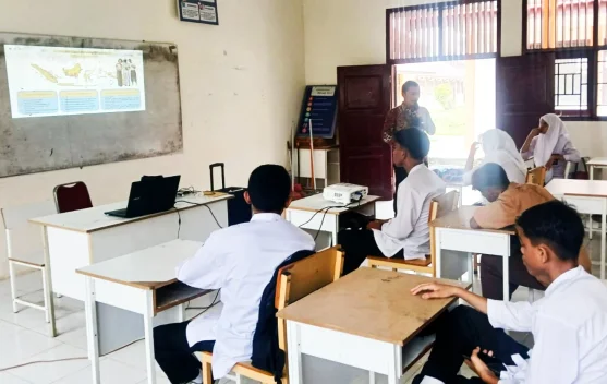 BNNK Lhokseumawe Sosialisasi Bahaya Narkoba kepada Siswa saat MPLS