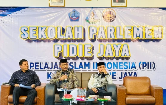 Isi Kuliah Umum PII, Haji Uma Bedah Tema ‘Aceh Emas atau Aceh Cemas’