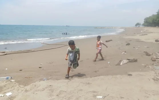 Pantai Ujong Batee Tawarkan Pesona Tenang Memikat Wisatawan