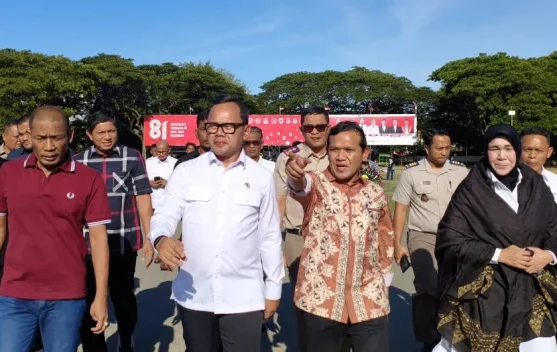 Wamendagri Didampingi Wagub Aceh Tinjau Lapangan Blang Padang