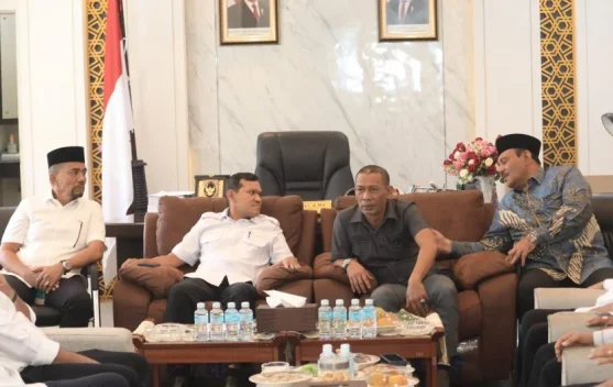 Pimpinan DPRA dan Wagub Aceh Bahas Percepatan Qanun dan Stabilitas Sosial