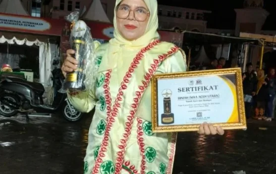 Bu Dini Raih Anugerah Tokoh Seni dan Budaya Aceh Utara 2026