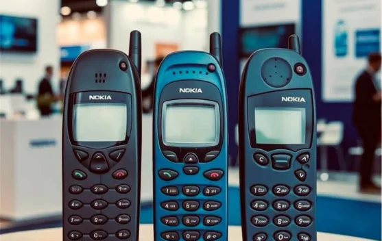 Kenapa HP Lama Punya Antena Luar?