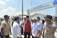 Wagub Aceh Dampingi Mendagri dan Mensos Tinjau Huntara di Pidie Jaya