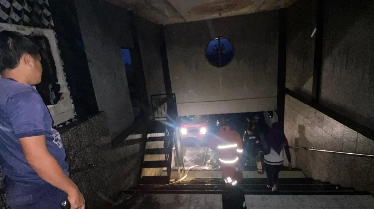 Berawal dari Ledakan, Hall Graha Prima Pacitan Diketahui Terbakar
