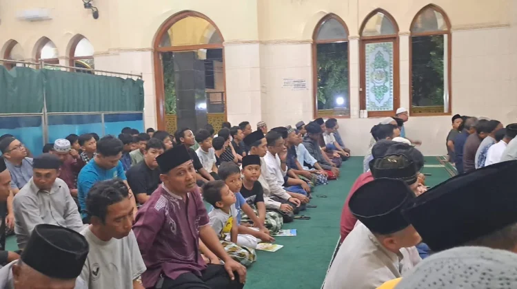 Tarawih Pertama, Masjid Jami' Nurul Abror Kota Madiun, Dipadati Jamaah