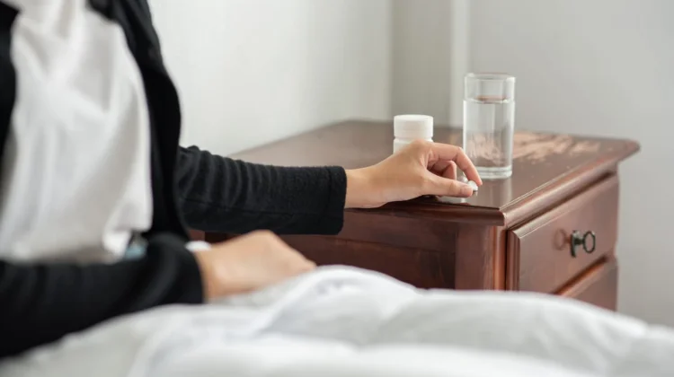 Alasan Wajib Minum Air Putih setelah Tidur!