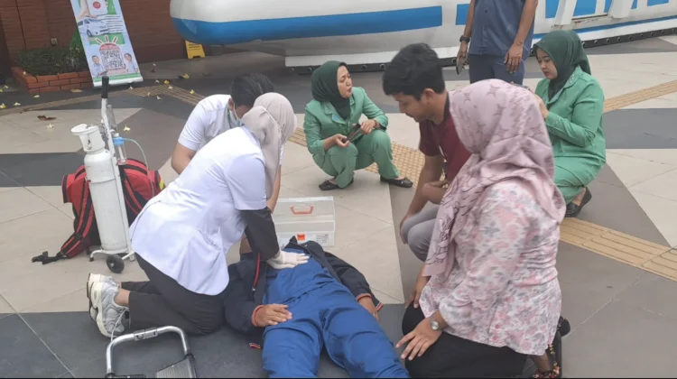 Pengunjung Pahlawan Street Center (PSC) Pingsan, Dapat Penanganan Tim Medis.