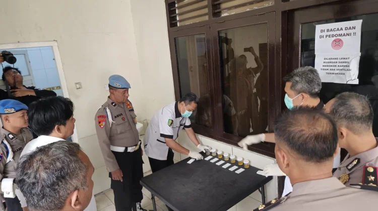 Berantas Narkoba, Polres Madiun Gelar Tes Urine