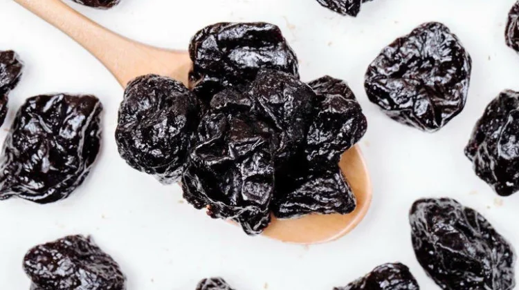 Prune: Buah Plum Kering, Cemilan Sehat Kaya Manfaat