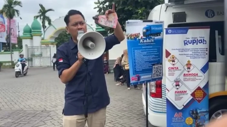Warga Ponorogo Serbu Penukaran Uang Baru Program SERAMBI BI