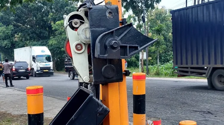 Waspadai Perlintasan Sebidang, KAI Daop 7 Imbau Pengguna Jalan Patuhi Aturan