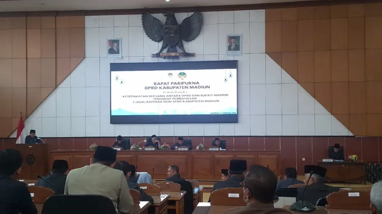 DPRD dan Bupati Madiun Sepakati Raperda Penanaman Modal dan Penataan Pasa