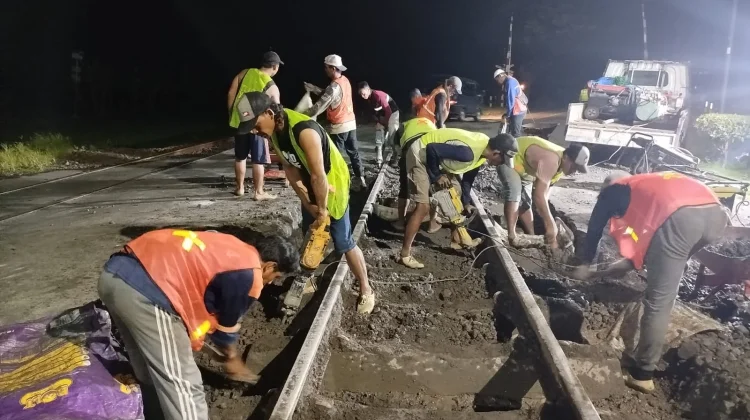KAI Daop 7 Madiun Percepat Perbaikan Geometri di Perlintasan Sebidang Ngawi