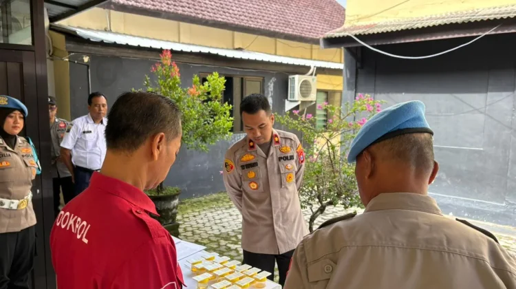 Polres Ponorogo Gelar Tes Urine, Cegah Penyalahgunaan Narkoba